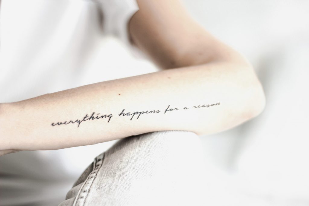 50 Filigrane Karma Schriftzug Tattoo